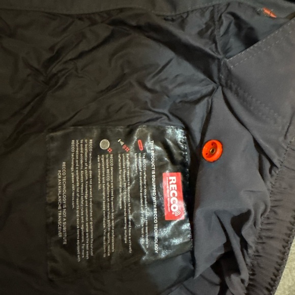 Mountain Hardware Winter Ski Coat with Zip out jacket; Size Medium - Picture 5 of 7